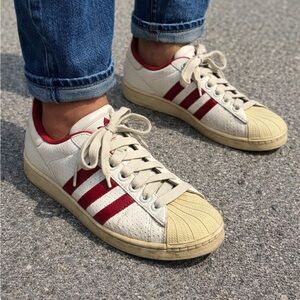 VINTAGE RED ADIDAS SUPERSTARS MENS SIZE 8.5